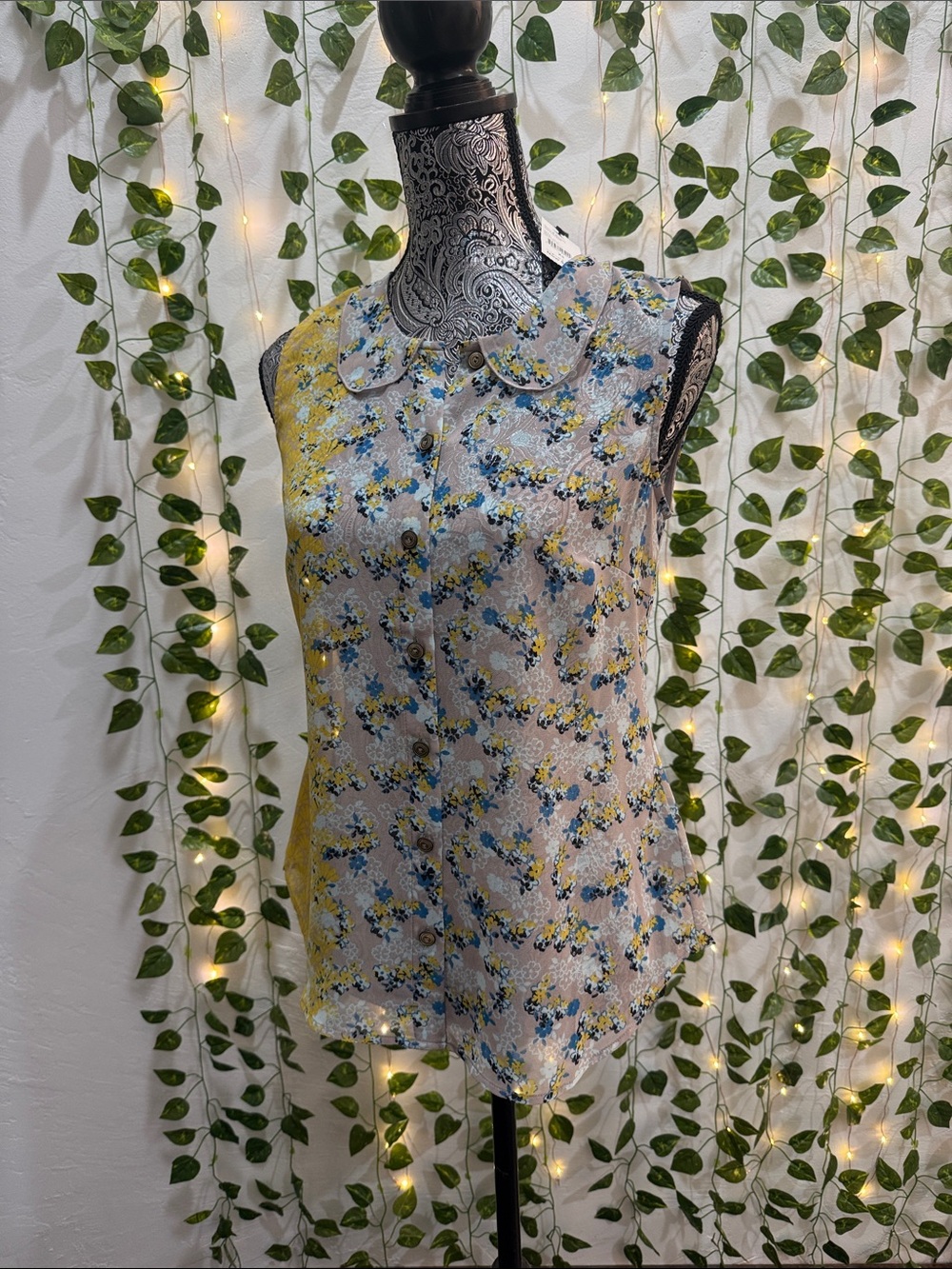 CAbi Sleeveless Peter Pan Collar Floral Blouse in Yellow, Blue, Cream